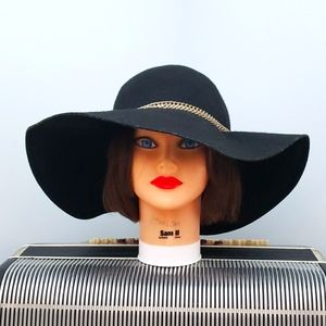 AMAZING SOMETHING SPECIAL 100% WOOL LARGE BRIM BLACK HAT W/CHAIN ACCENT …
